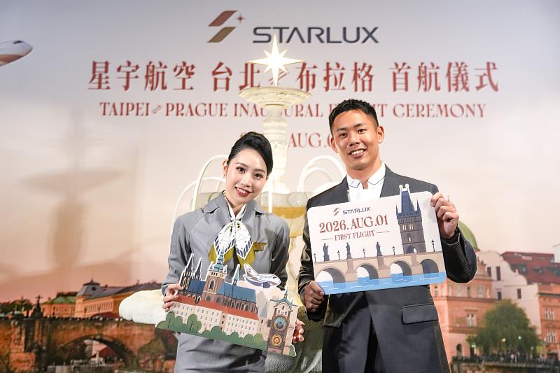 候機室除了滿滿布拉格廣場元素，更設置蔡依林拍照區，精心設計的道具讓旅客彷彿與JOLIN在布拉格共度美好的時光。