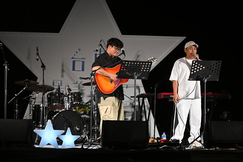 台東最美星空點亮長濱!回聲樂團、強迫人聲唱響八仙洞