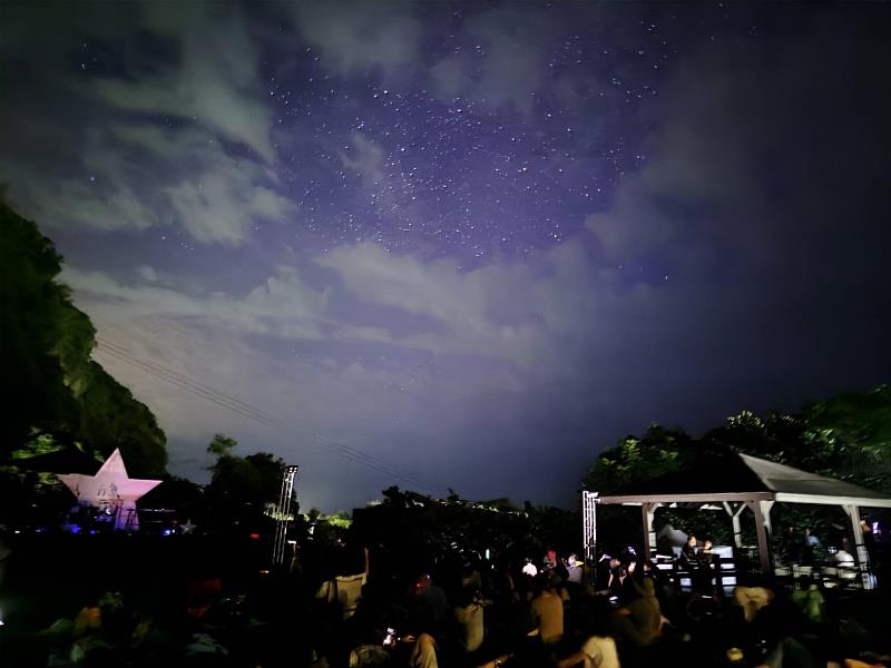 台東最美星空點亮長濱！回聲樂團、強迫人聲唱響八仙洞