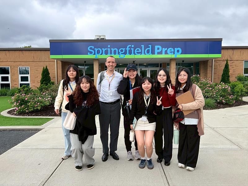 至Springfield Prep學校參訪合照。