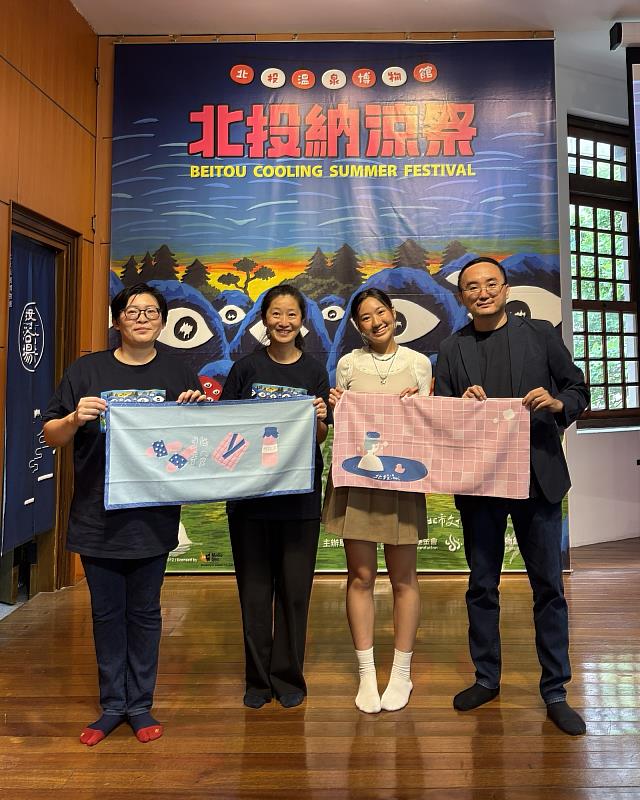 溫博館鍾兆佳館長（左起）、台北市文化基金會李曉雯 、臺師大葉明佳同學、臺師大陳皇利講師。