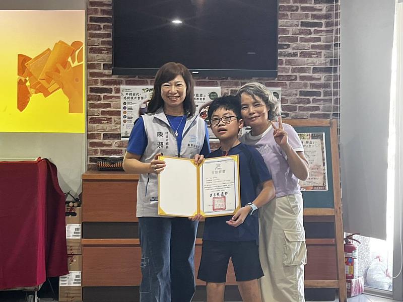 為特殊兒需求家庭打造創新模式 臺東首度完訓12位五感藝術療癒師