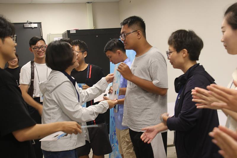 3天2夜「開封臺東」 逾30位青年解開城市3道封印 饒慶鈴聆聽學員成果分享