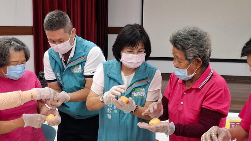 嘉義縣大埔鄉衛生所「醫事C據點」手作竹筍包 實踐社區活躍老化