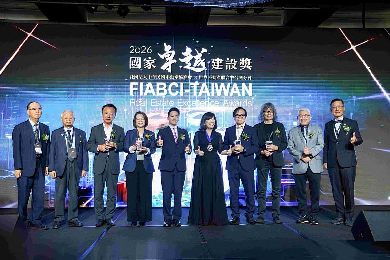 翁章梁榮獲國土建設特別貢獻獎。