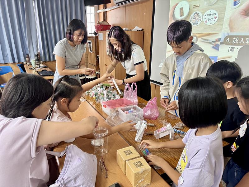 臺東縣家庭教育中心攜手救國團 親子共學 閱讀手作暖家庭