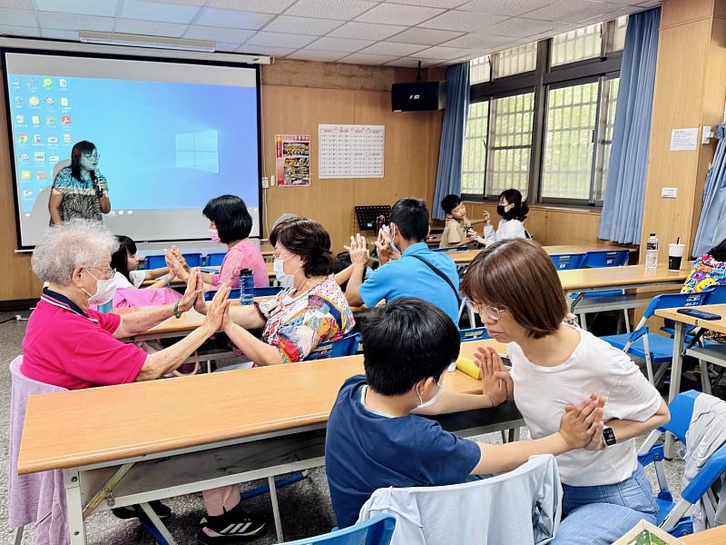 「手心的溫度-親子療癒站」親子共享活動。