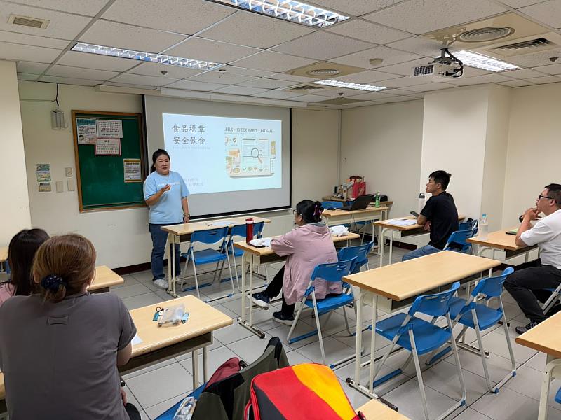 救國團桃園市終身學習中心辦理115年度「持證廚師衛生講習」。