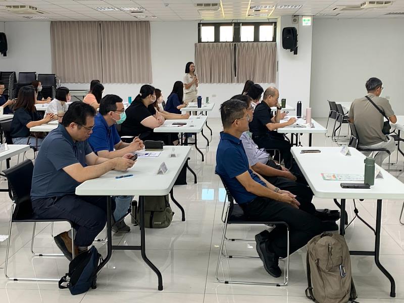嘉義縣政府政風處召開115年度年中政風工作檢討會。