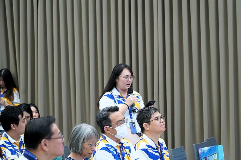 鍾靈獨中教師針對「如何輔導學生運用AI迎接未來就業」提出關鍵疑問。