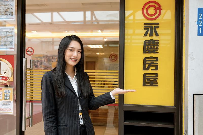 新人時期，鄭煒臻透過團隊討論、資深夥伴陪同與相關安全制度獲得支援，在安心的環境中累積經驗、加速成長。
