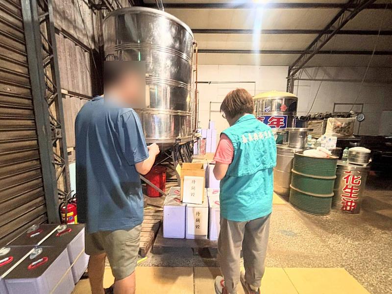 業者自主通報苦茶油檢驗異常,嘉義縣衛生局迅速啟動查核回收機制。