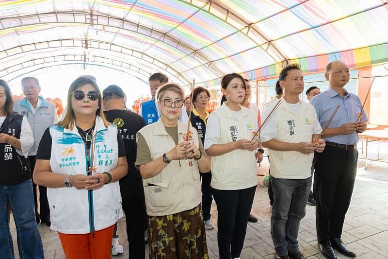 市長高虹安至普天宮參拜。