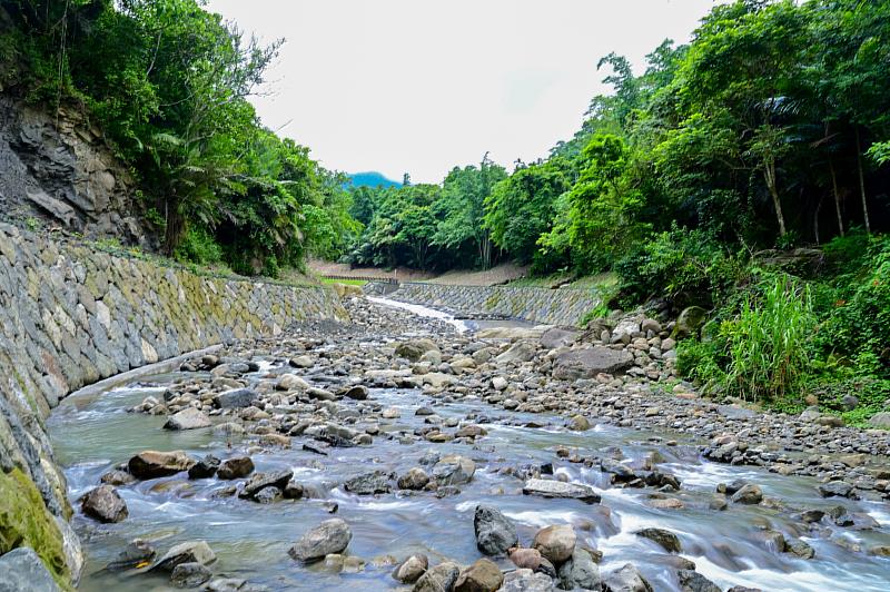 「白水溪上游段防砂治理工程」營造兼具防災功能與生態永續的河川環境。