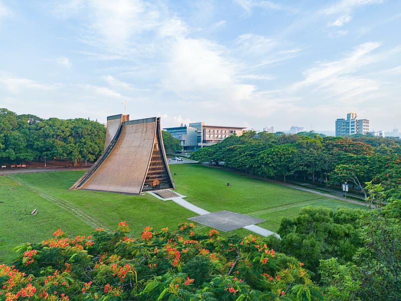 美國《U.S. News & World Report》公布2026–2027年全球最佳大學學科排名，東海大學在生物科技與應用微生物領域勇奪全球第28名，躋身世界前30強，高居全台第一。