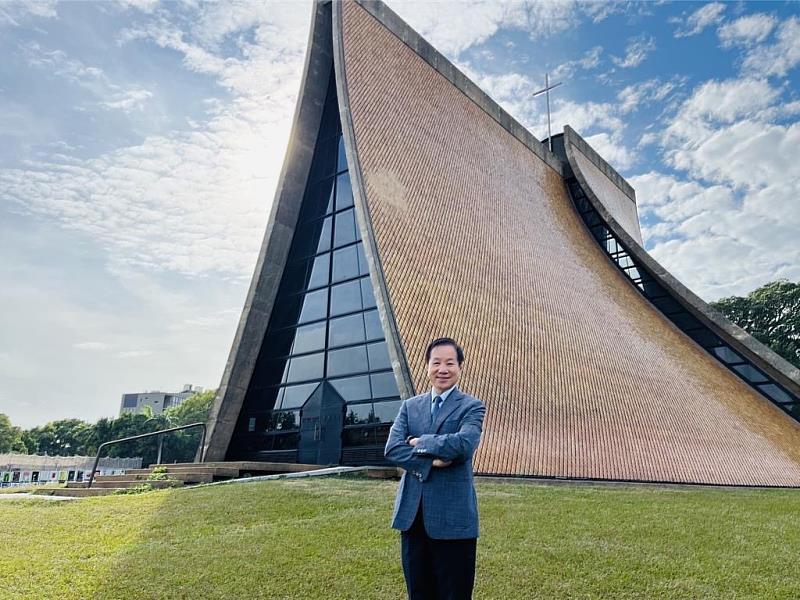 校長張國恩表示，化材系、生科系是東海創校以來最具代表性的系所之一，東海創校迄今培育逾15位中央研究院院士，化學、化工、生醫等領域超過8位。
