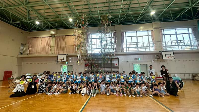 民富國小至日本參訪當地小學,體驗日式校園文化。