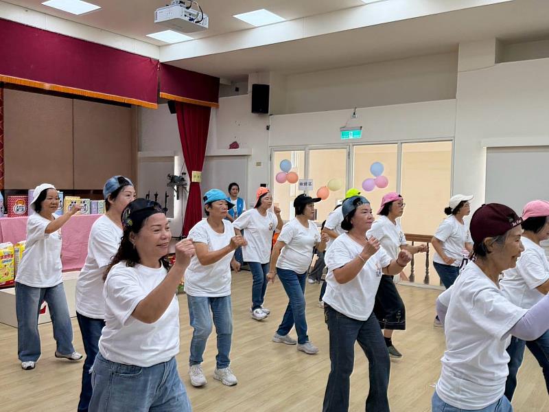 臺東「寶寶趴趴Go」爸爸爬行賽趣味十足!串聯早療與家庭資源 陪伴孩子成長