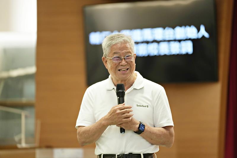 黎建球前校長勉勵學員將環台視為成年的自我挑戰
