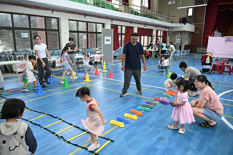 嘉縣擴大兒童發展篩檢 親子健檢前進民雄守護全齡健康
