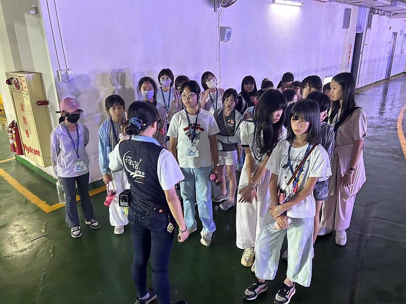 與魚共眠FUN暑假!救國團「與魚共舞.夜宿海生館」帶領學童探索海洋世界