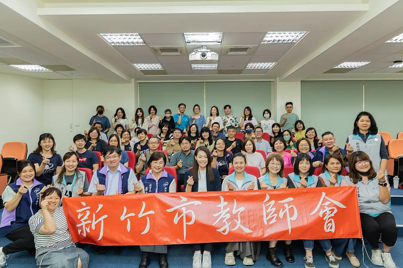 高虹安市長上任以來持續推動教師留才,全方位優化教師工作條件。