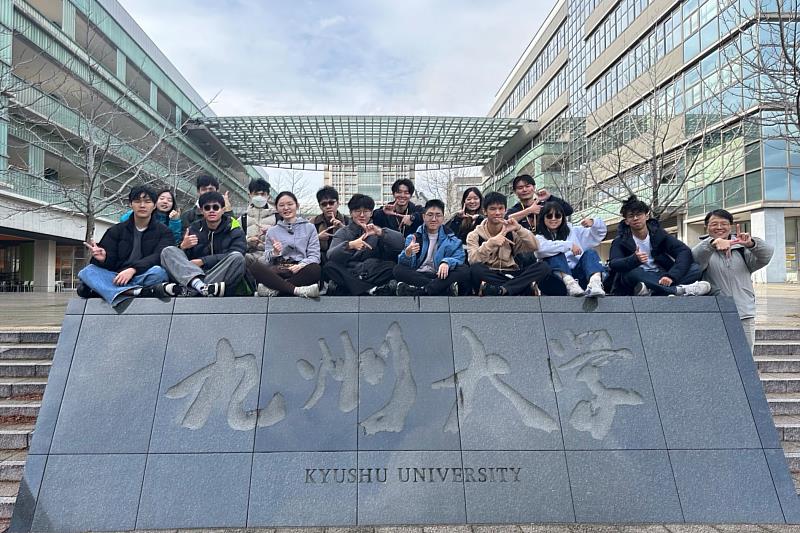 2026年2月,臺師大物理系國際組師生參訪日本九州大學,實地了解當地研究與學習環境。