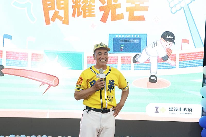 出身嘉義市、曾效力兄弟象的元老級球員李文傳