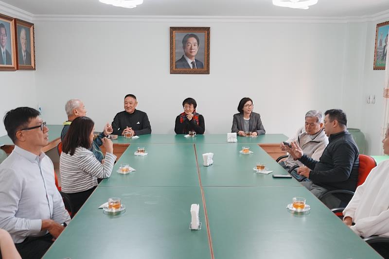 圖4 客委會主委古秀妃前往我國友邦巴拉圭東方市，拜會當地台灣客家社團並參與「客家之夜」