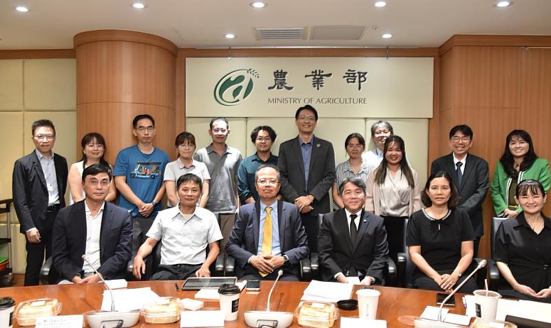 與會人員合影。