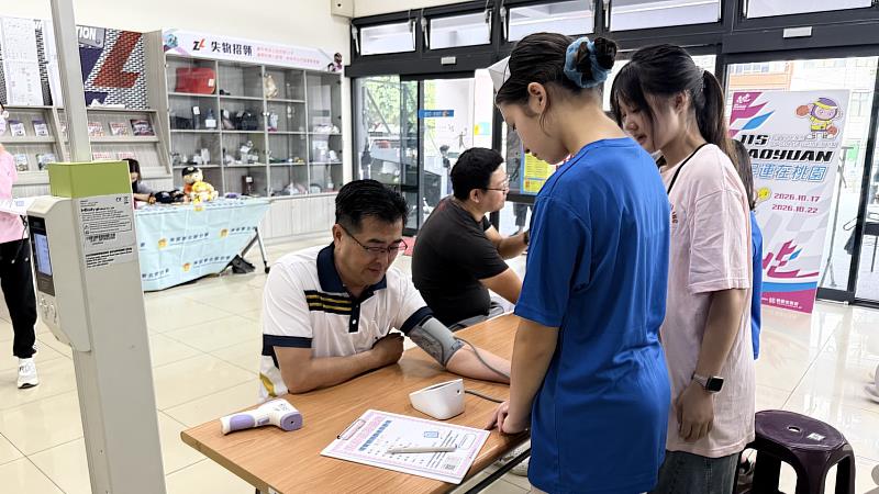 小小護理師上線!中壢國民運動中心「壢寶護理營」實作服務展現學習成果