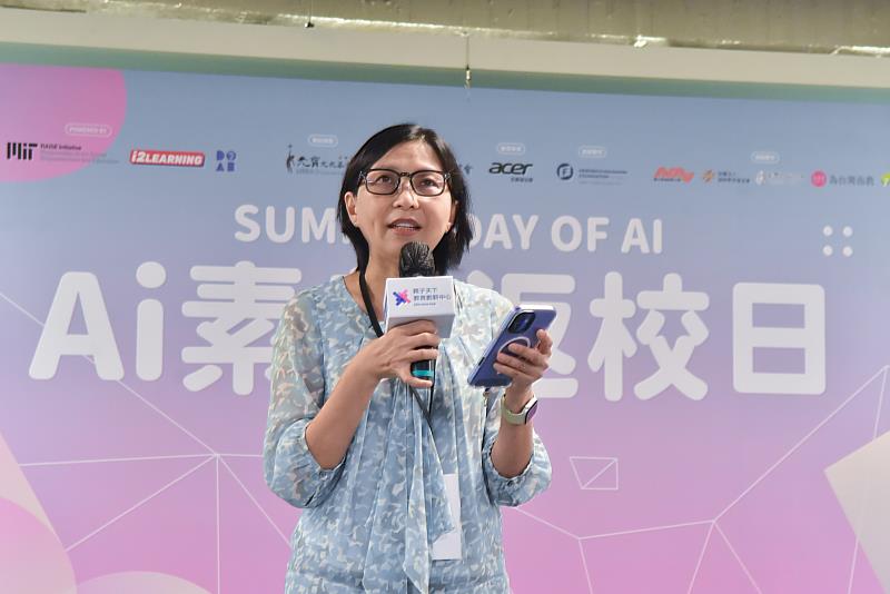 親子天下教育創新中心理事長何琦瑜表示，AI素養不只是學生的課，更是全體大人的必修課。