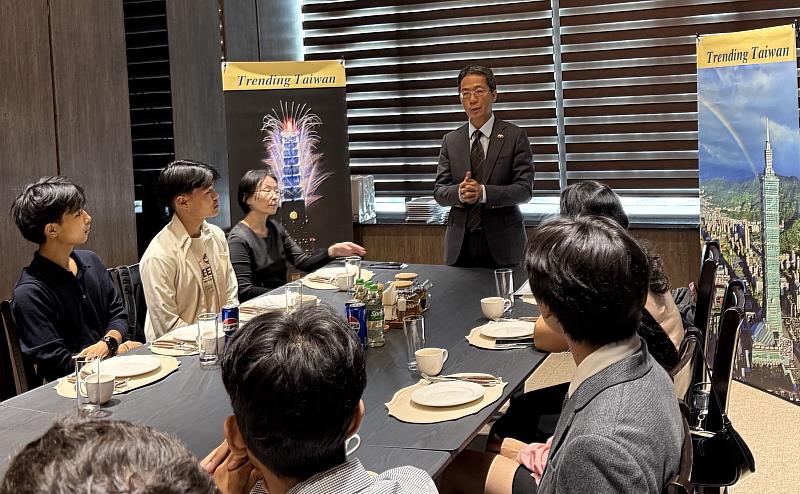駐蒙古代表處王凱右代表恭喜所有得獎人即將前往台灣留學,期盼所有學子在台灣留學期間,能夠充分的體驗到台灣自由民主制度的可貴,並且學習成功的台灣經驗。