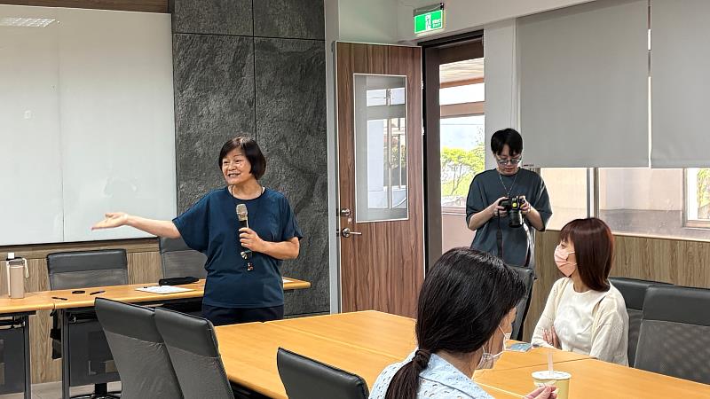 南臺科大社會責任暨環境永續組朱美琴組長為活動溫馨開場致詞。