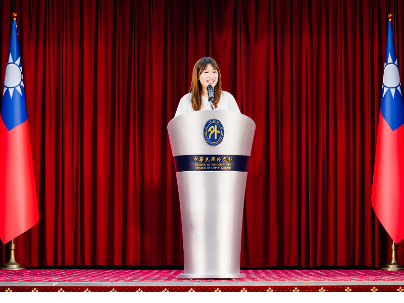 國合會校園大使代表余亭萱表示,非常榮幸能從甄選過程中脫穎而出。