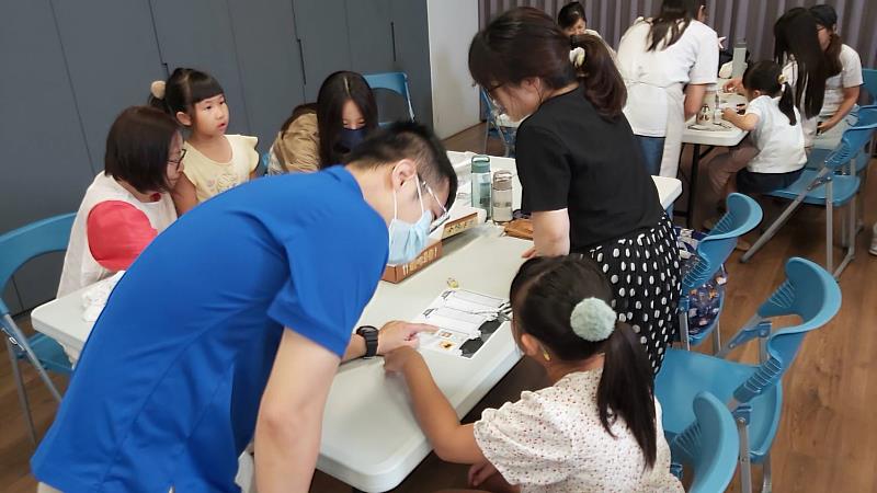 公益理財營著重從日常生活經驗中，認識金錢的運用。