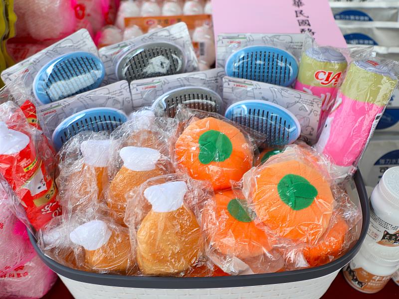 農曆7月感恩祈福 嘉義「獸魂碑」祭祀傳承一甲子 以飼料罐頭敬謝動物生命