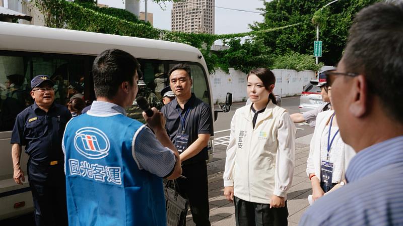 市長高虹安於新竹轉運站視察防空疏散避難情況。