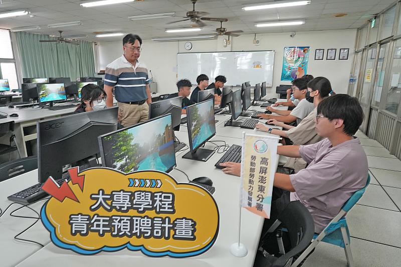 BIM建模技術實務學程學員受訓照片。