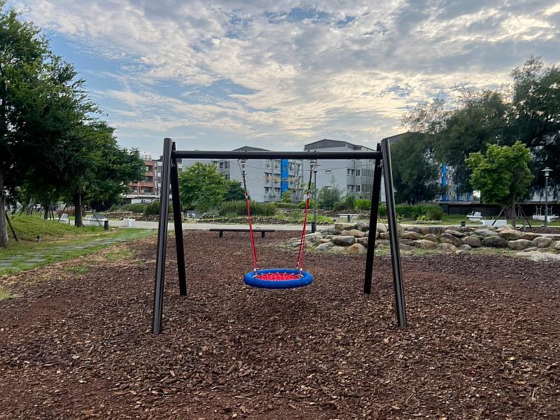 新竹市米粉寮公園遊戲場改善完成。