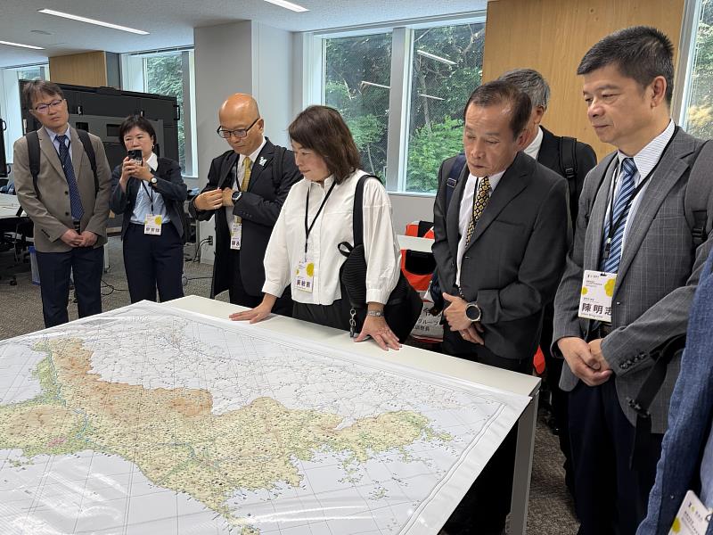 市府團隊參訪愛媛縣廳第二別館,交流防災韌性培植經驗。