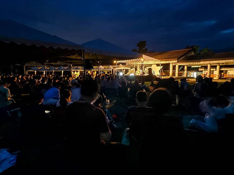 台東最美星空點亮關山 逾3千人齊聚親水公園 音樂伴縱谷晚風共度星光夜