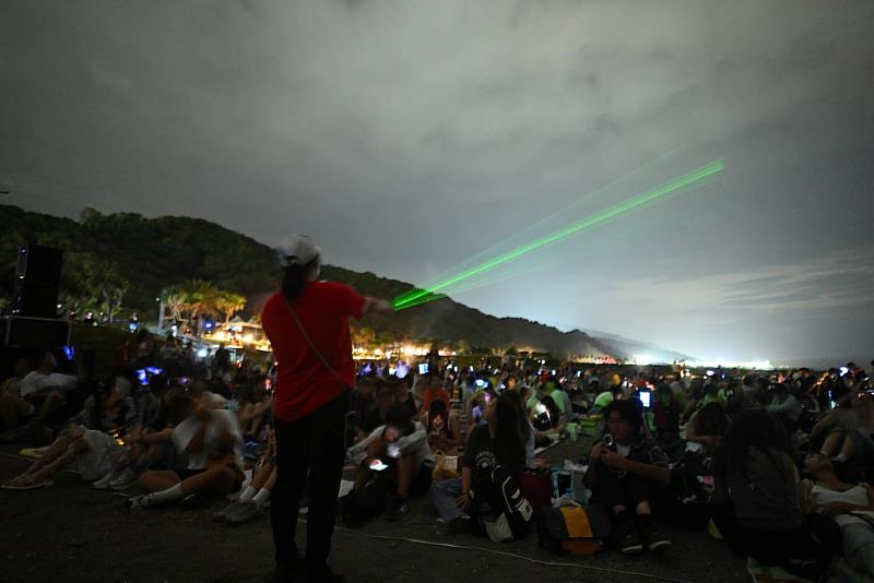 台東最美星空點亮南迴夏夜 音樂吹進大武海岸 民眾齊聚9420共度星光之夜
