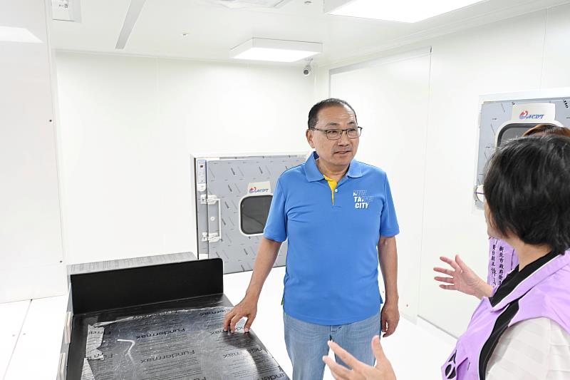 115年8月17日侯友宜市長視察重陽實驗室工程。