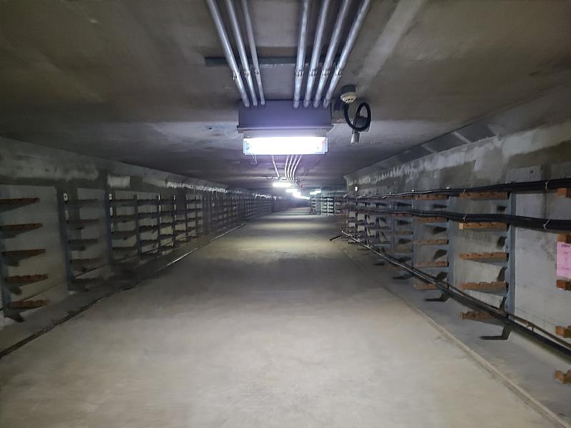 台電籲請地方政府推動都更或新開發重大工程時，盼於規劃期即預留線路共同管道等電力設施空間，除提升區域備援彈性，更可為未來產業用電需求預作準備。圖為北市市民大道四段地下共同管道。