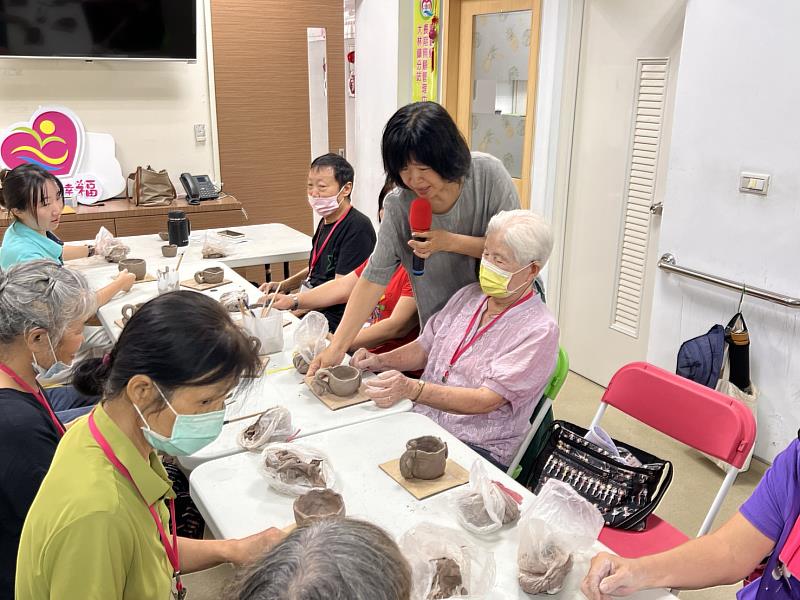 心亮團體樂無比!陪伴憂鬱長者活出幸福原動力