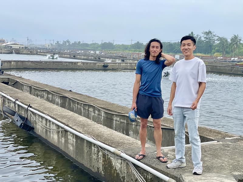 一個顧好魚塭、一個開拓市場，兄弟分工讓養殖專業與品牌經營成為斑鯓最穩固的雙引擎。