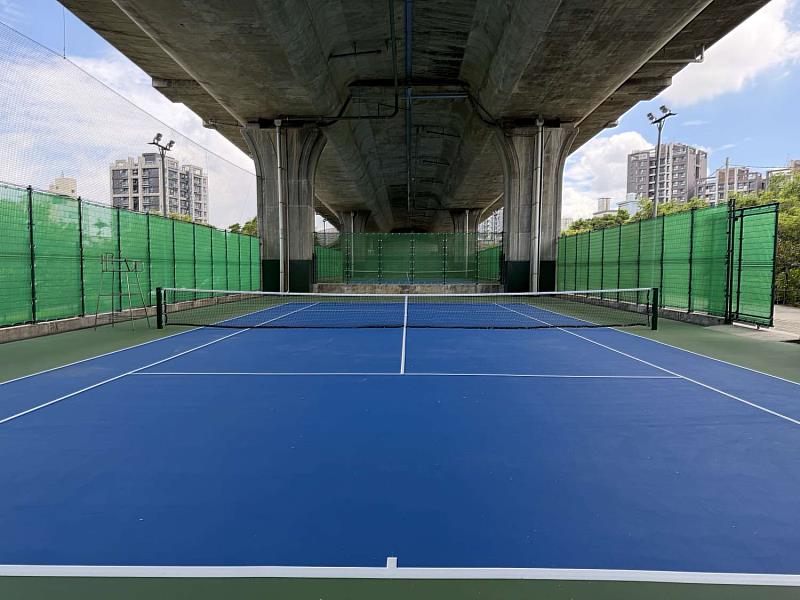 新竹市景觀大道網球場整修完工啟用。