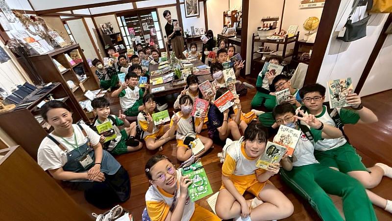 首頁讀書館,提供溫馨閱讀空間與豐富童書。