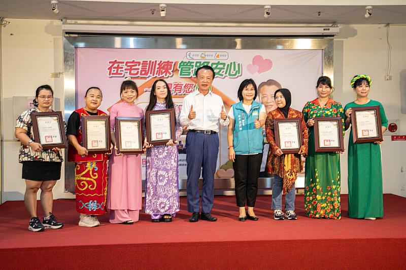 嘉義縣推動到宅照護8年，2,200名管路個案受惠-2